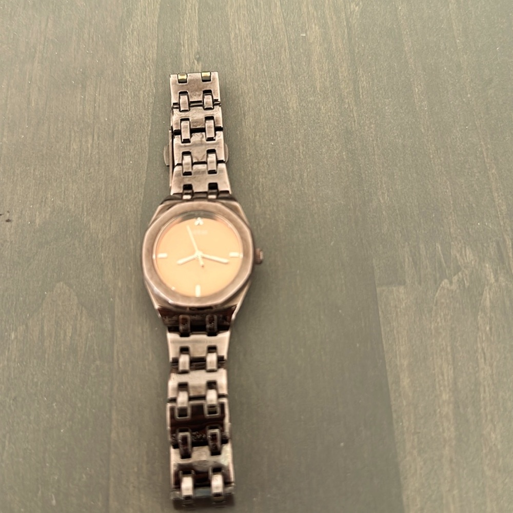 GUESS woman watch